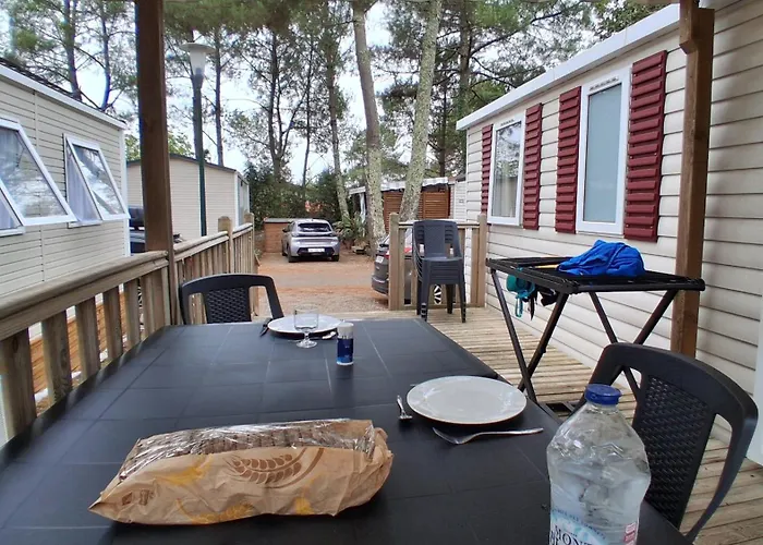 Mobilhome 3 Chez Yvan Kamp alanı